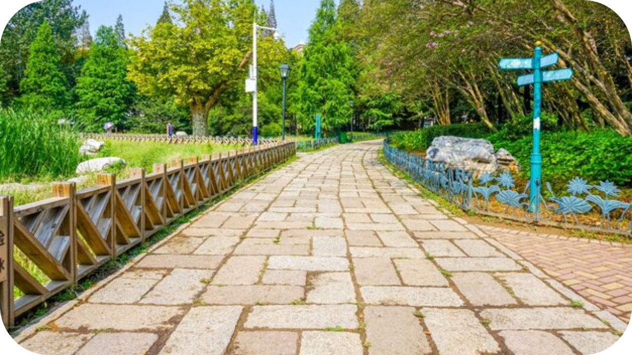 How to Incorporate Stone Paving into Landscaping Designs